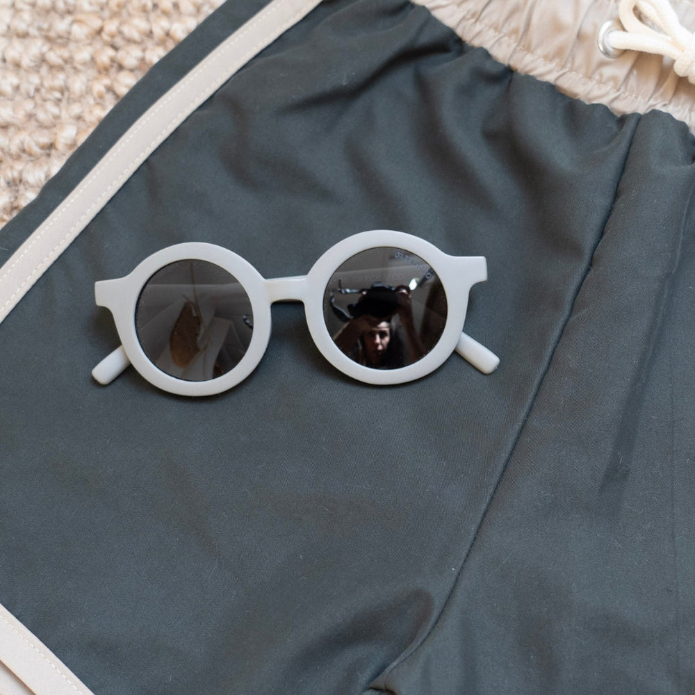 Original Round Sustainable Sunglasses | Bio-Based Bendable Polarized | Fog | Pre-Order SS27